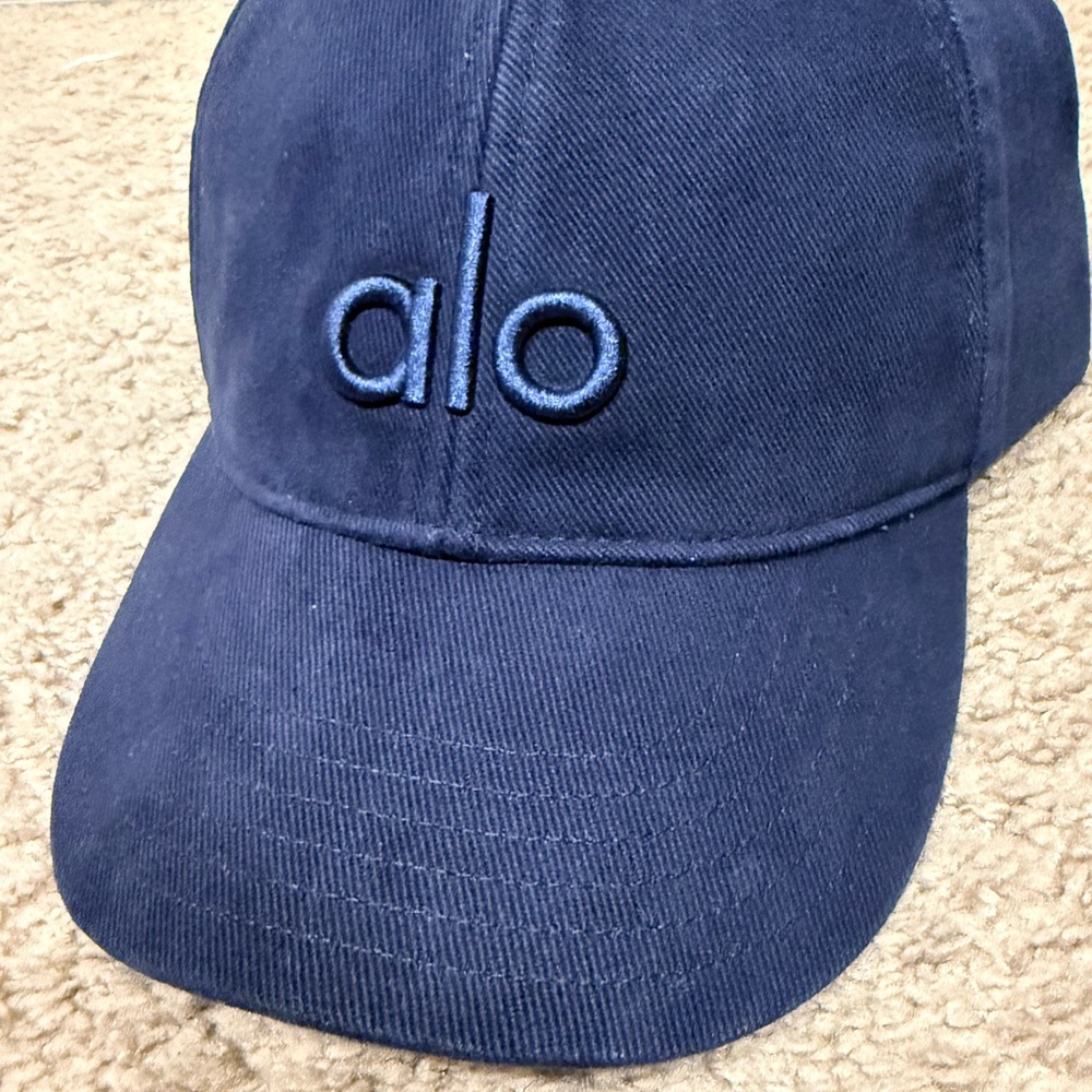 ALO Yoga Off-Duty Cap - Picture 3 of 7